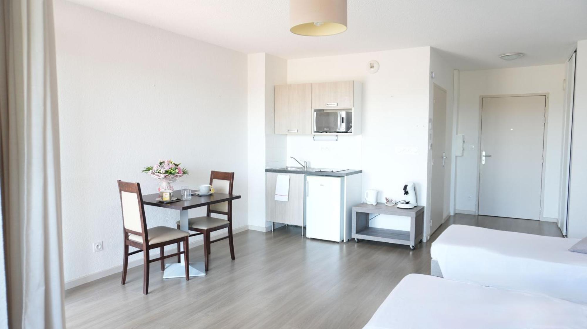 Zenao Appart'Hotel Yzeure ภายนอก รูปภาพ